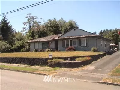 958 Fowler ST, Raymond, WA 98577