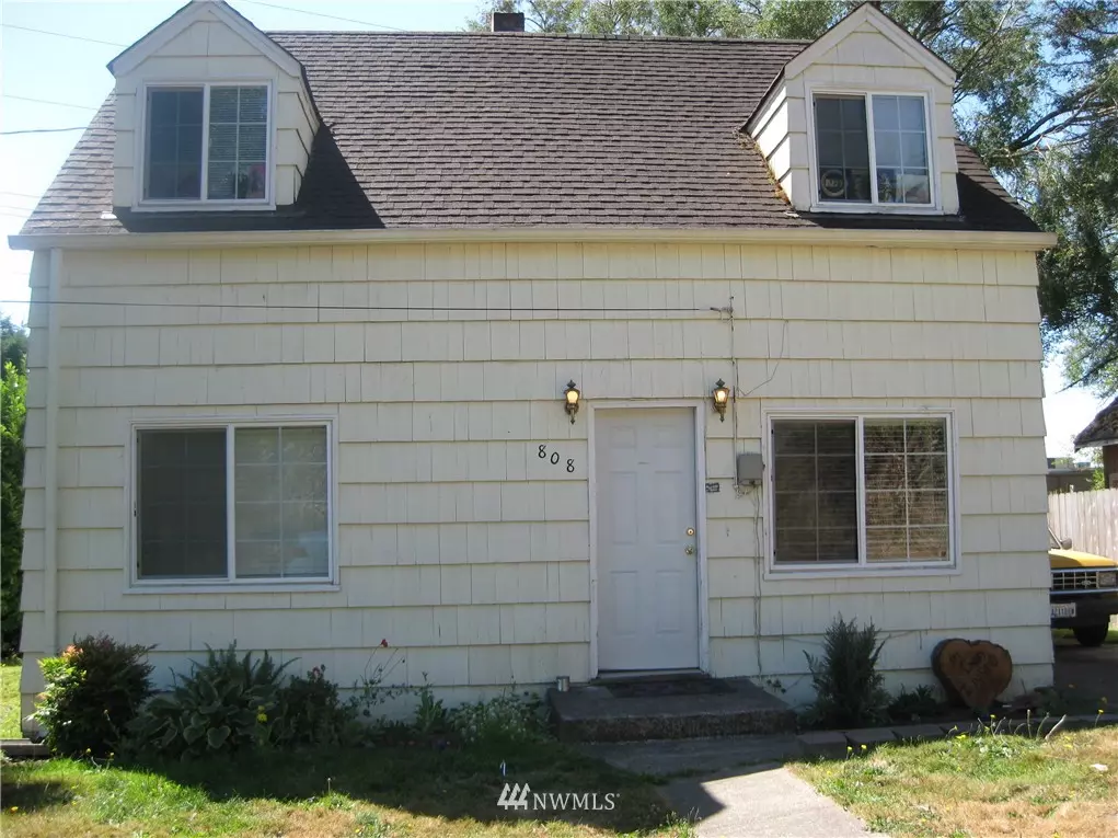 Kelso, WA 98626,808 Clark ST