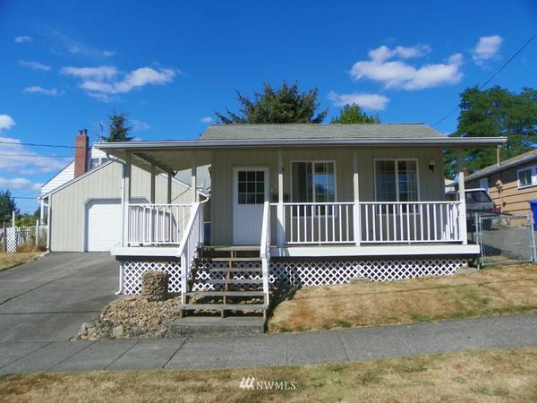 805 Columbia ST, Kelso, WA 98626