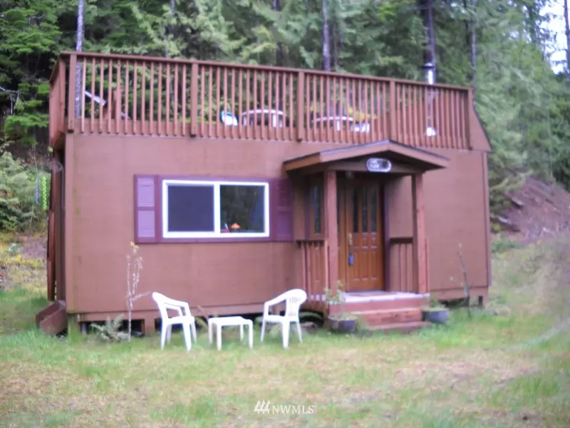 5240 N Lake Cushman RD, Hoodsport, WA 98548