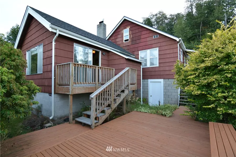3956 Columbia Heights RD, Longview, WA 98632