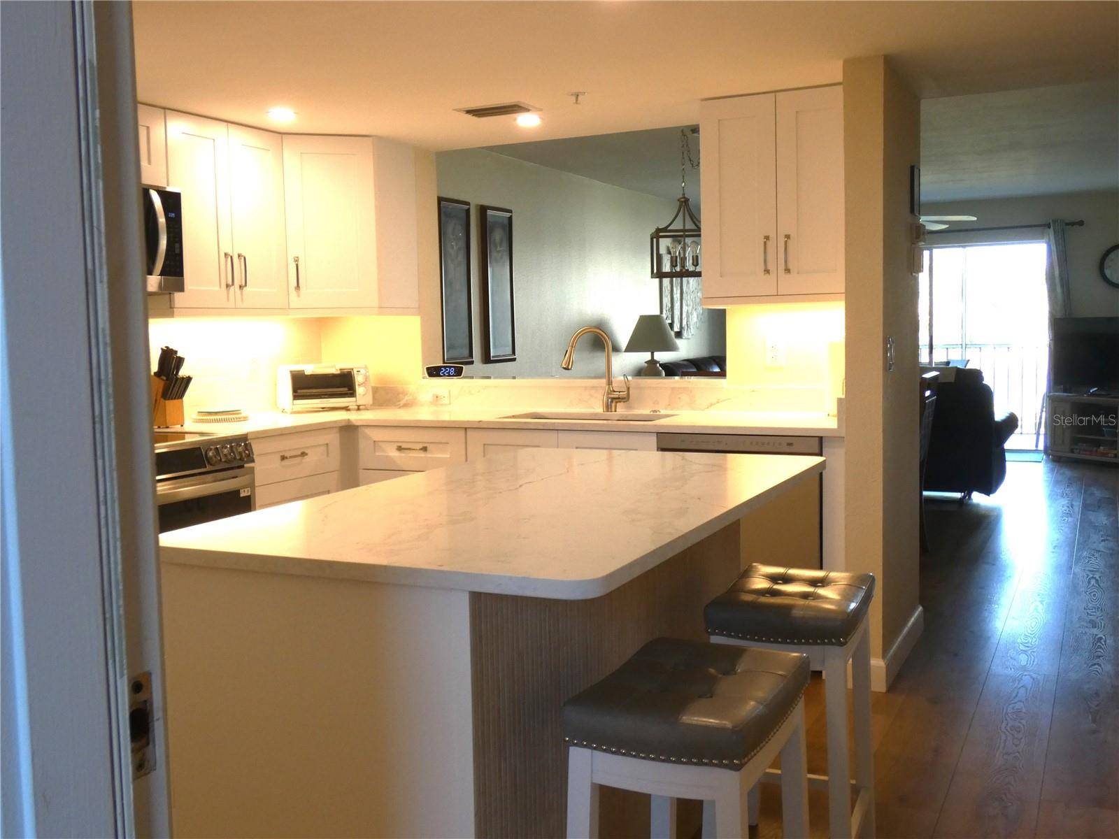 Sarasota, FL 34238,9320 CLUBSIDE CIR #2209