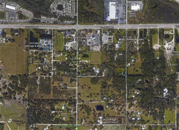 300 JACOBS LN, Sarasota, FL 34240