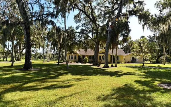 7955 27TH ST E, Sarasota, FL 34243