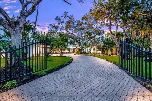 7245 MIDNIGHT PASS RD, Sarasota, FL 34242