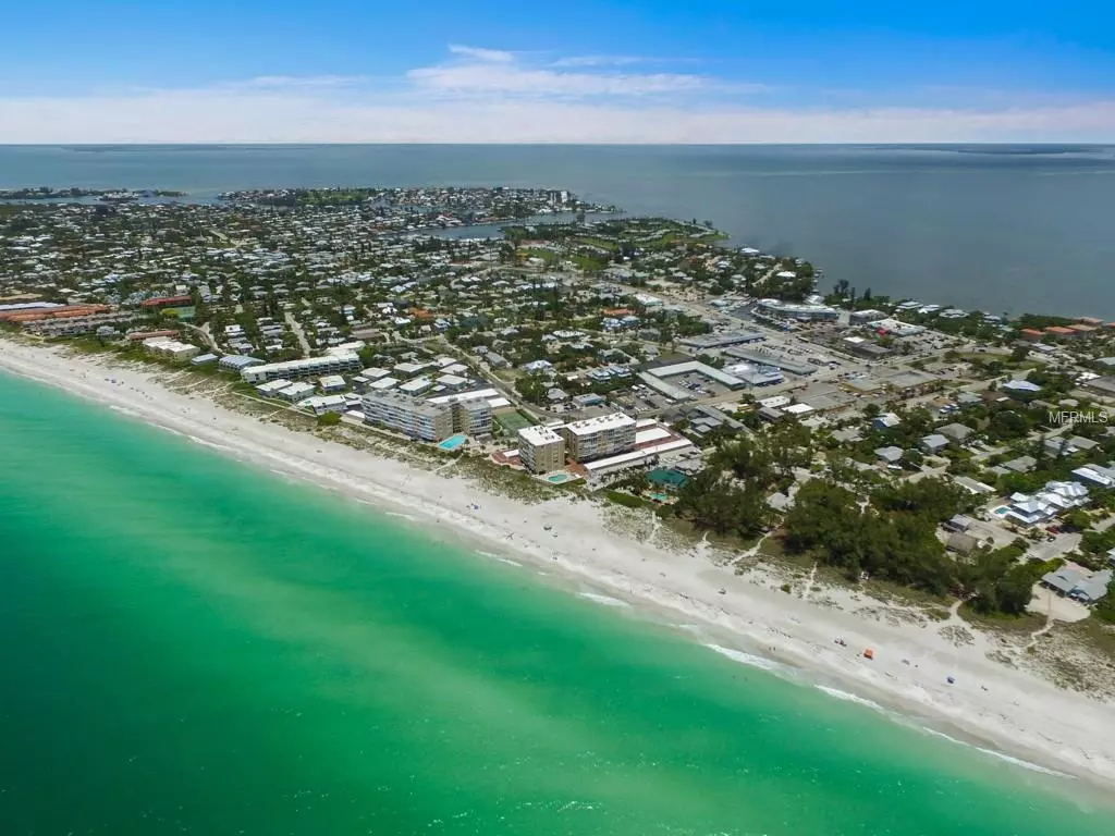 Holmes Beach, FL 34217,5200 GULF DR #101