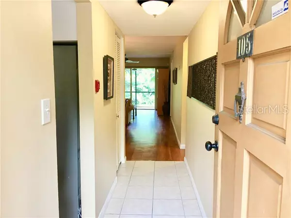 Sarasota, FL 34236,1650 PINE TREE LN #105