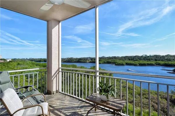 Sarasota, FL 34231,5450 EAGLES POINT CIR #302