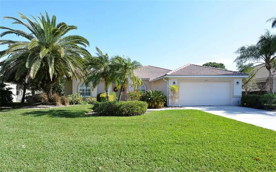 8723 GREY OAKS AVE, Sarasota, FL 34238