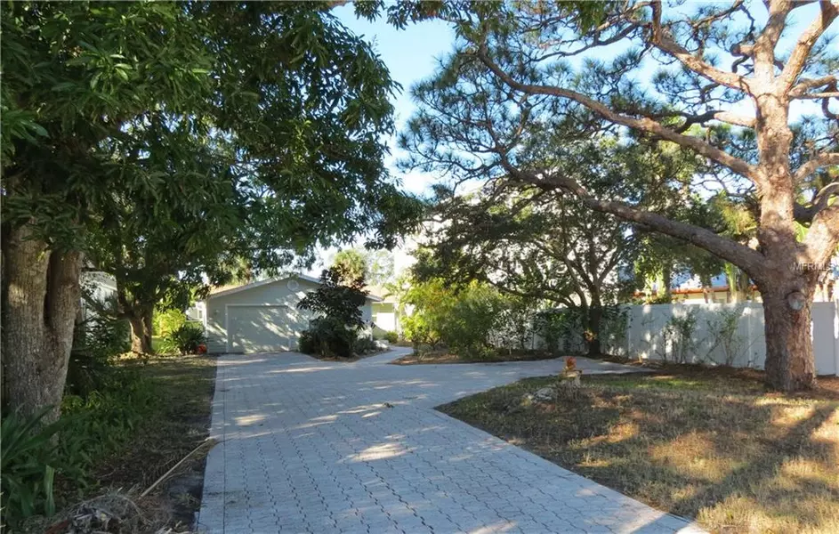 8302 MIDNIGHT PASS RD, Sarasota, FL 34242