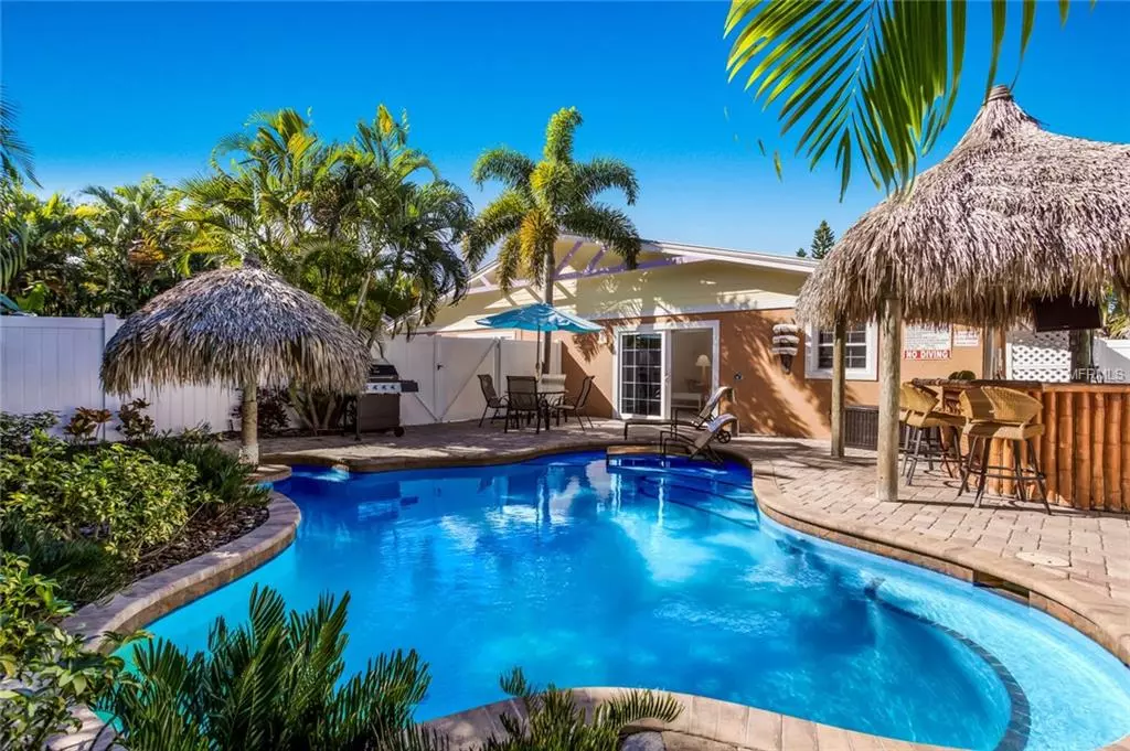 Holmes Beach, FL 34217,303 64TH ST #B