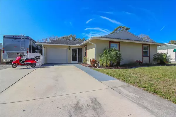 6928 FRIENDSHIP DR, Sarasota, FL 34241