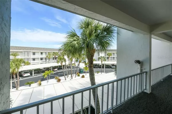 Longboat Key, FL 34228,4380 EXETER DR #305