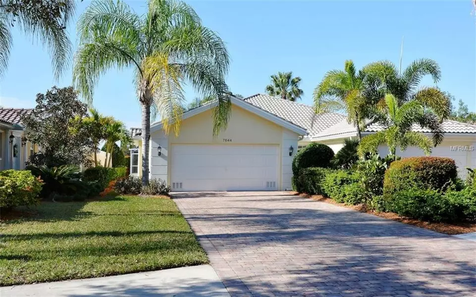 7644 CAMMINARE DR, Sarasota, FL 34238