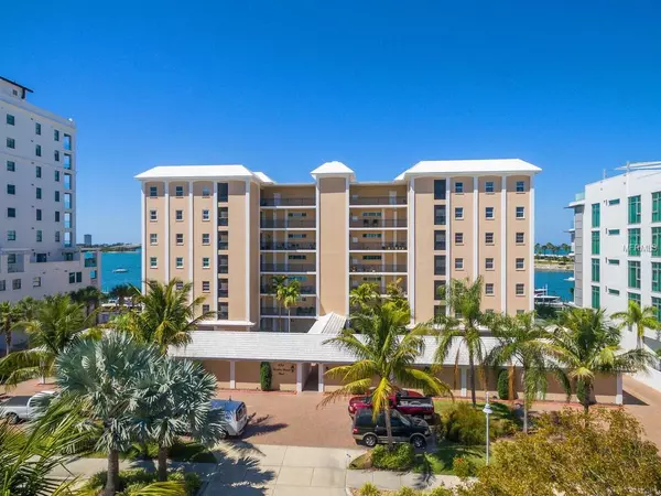 226 GOLDEN GATE PT #31, Sarasota, FL 34236