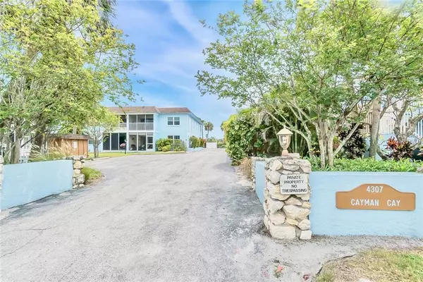 4307 GULF DR #203, Holmes Beach, FL 34217