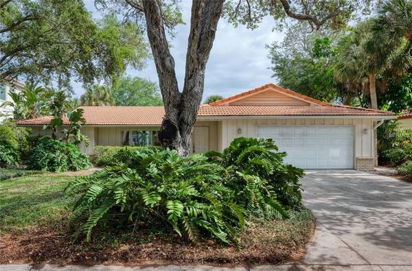 627 WATERSIDE WAY, Sarasota, FL 34242