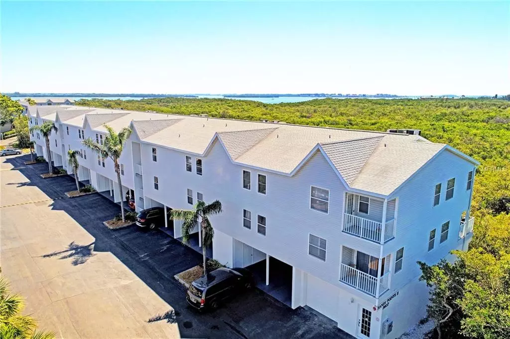 Holmes Beach, FL 34217,3607 E BAY DR #204