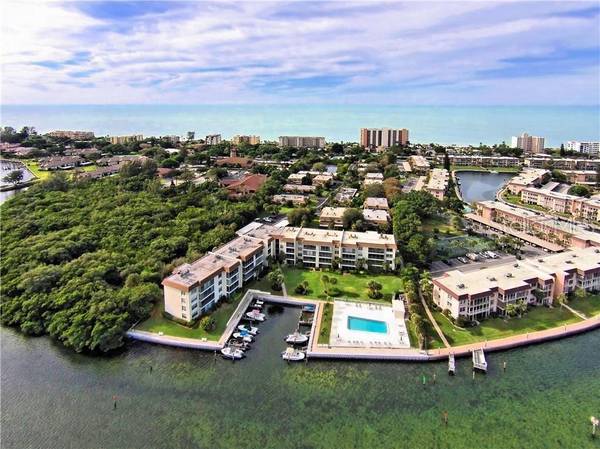 589 SUTTON PL #589,  Longboat Key,  FL 34228