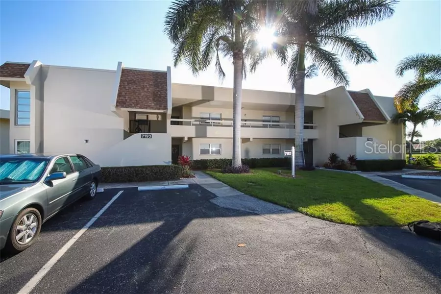 7193 W COUNTRY CLUB DR N #140, Sarasota, FL 34243