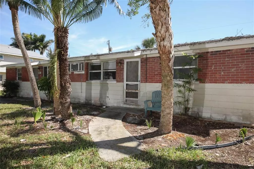 Holmes Beach, FL 34217,2901 AVENUE C #A & B