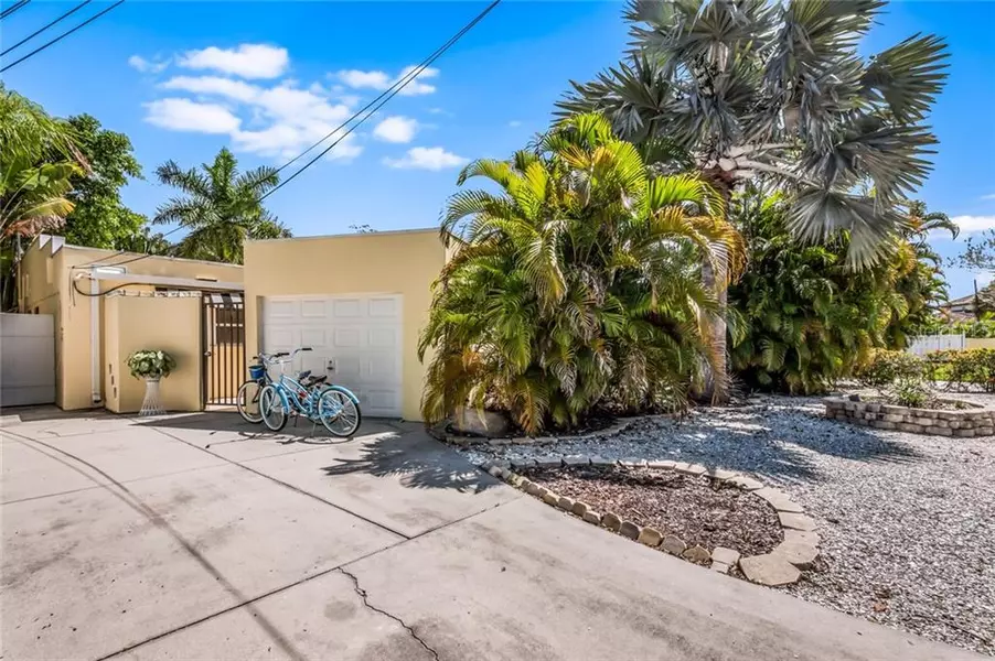 1127 + 1129 CRESCENT ST, Sarasota, FL 34242