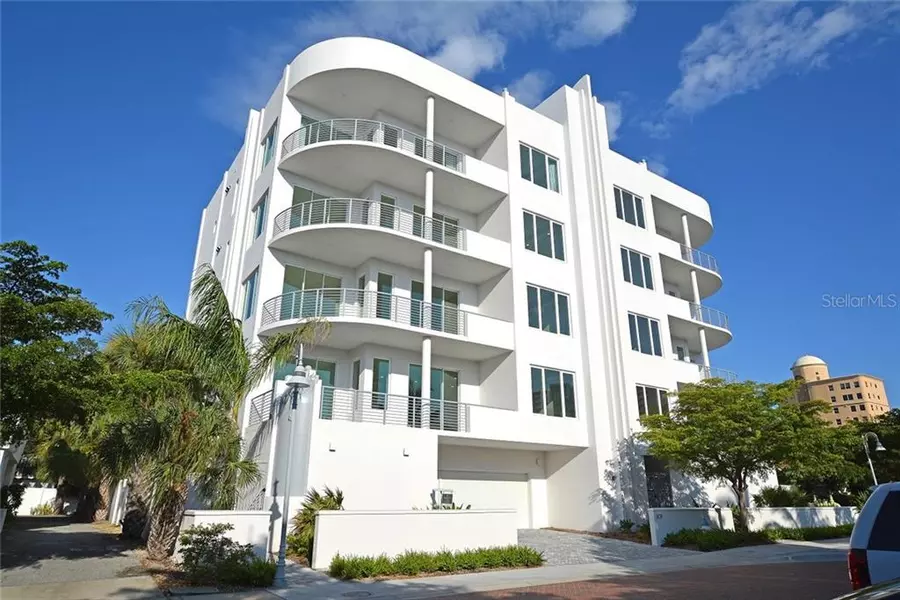 609 GOLDEN GATE PT #202, Sarasota, FL 34236