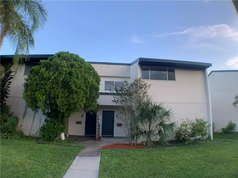 1076 LONGFELLOW CIR, Sarasota, FL 34243