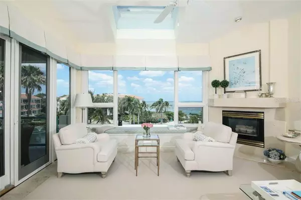 Longboat Key, FL 34228,350 GULF OF MEXICO DR #233