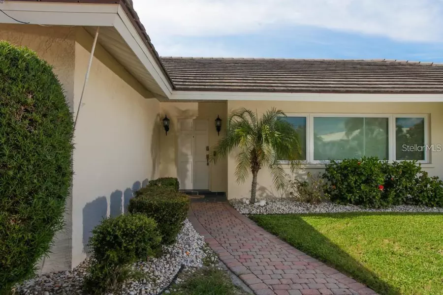 541 GOLF LINKS LN, Longboat Key, FL 34228