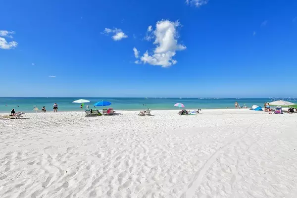 Bradenton Beach, FL 34217,1427 GULF DR N #17