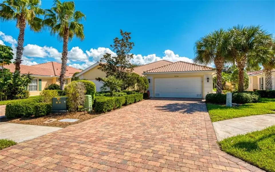 5734 TRISTINO LN, Sarasota, FL 34238