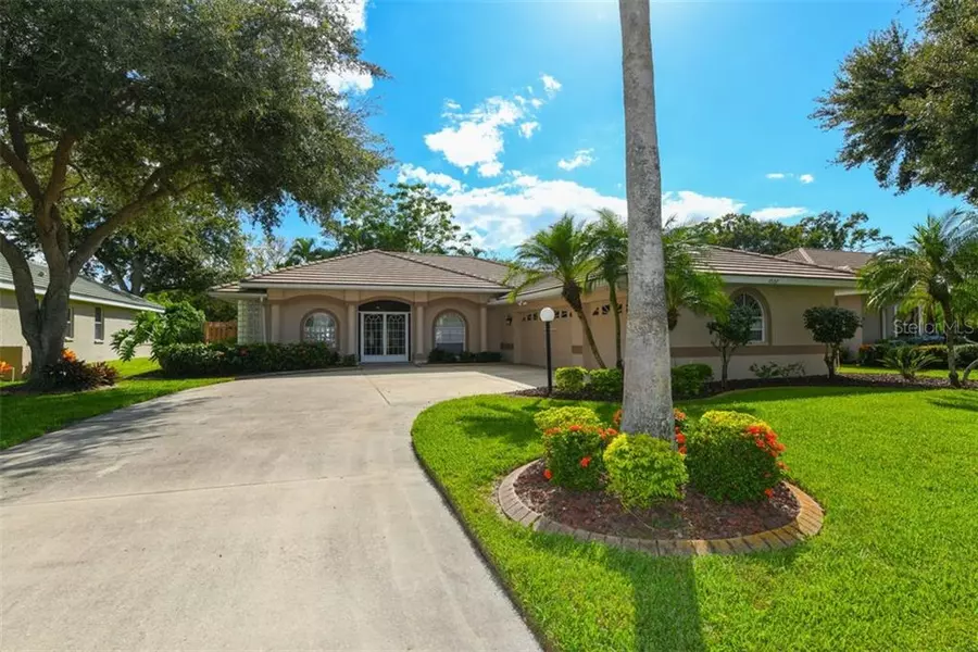 5522 OAK GROVE CT, Sarasota, FL 34233