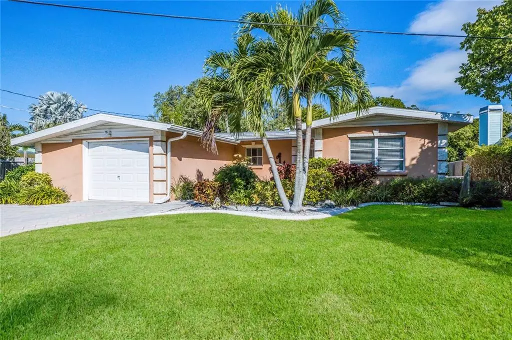 Holmes Beach, FL 34217,504 58TH ST