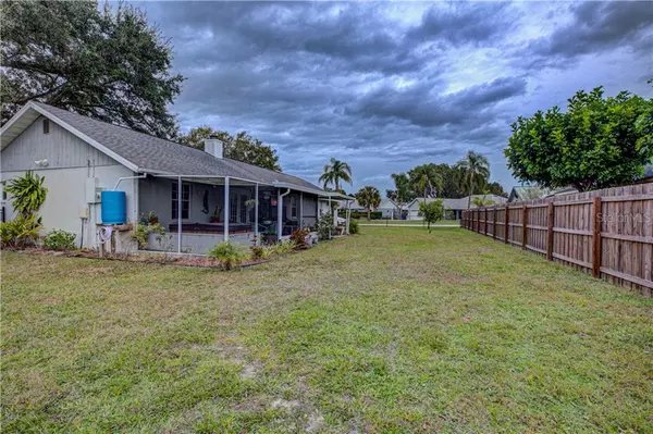 Sarasota, FL 34243,6421 CARMELLA WAY