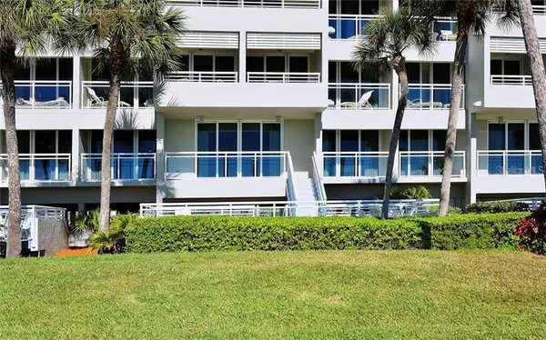 200 SANDS POINT RD #1102, Longboat Key, FL 34228