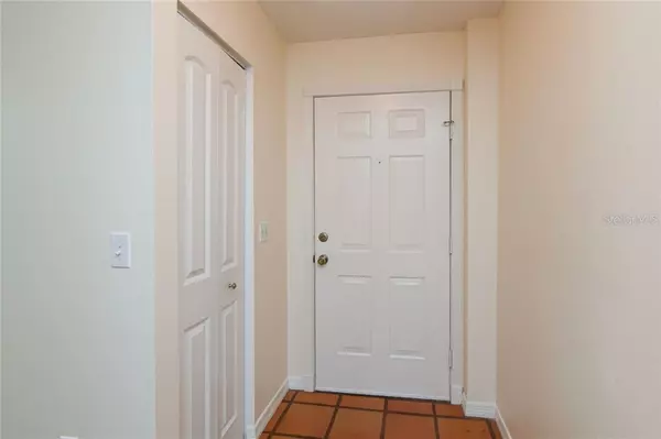 Sarasota, FL 34232,611 OAK HILL CIR #30