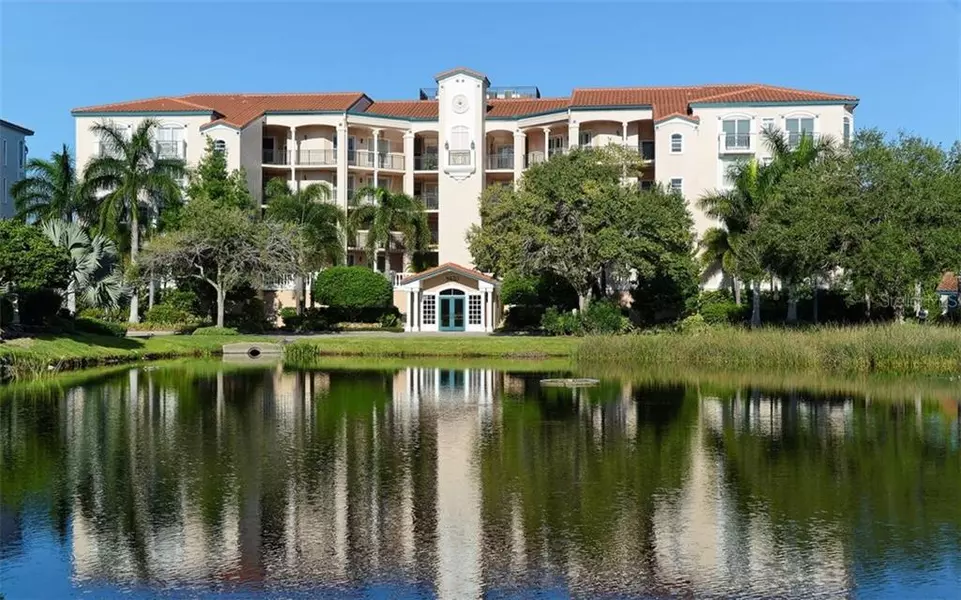 5420 EAGLES POINT CIR #402, Sarasota, FL 34231