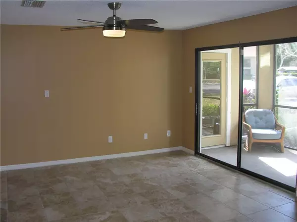 Sarasota, FL 34238,4017 CROCKERS LAKE BLVD #11