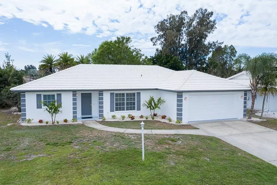 3229 VILLAGE GREEN DR, Sarasota, FL 34239