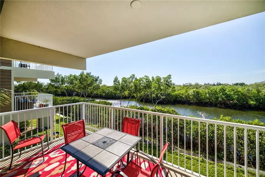 3230 MANGROVE POINT DR, Ruskin, FL 33570