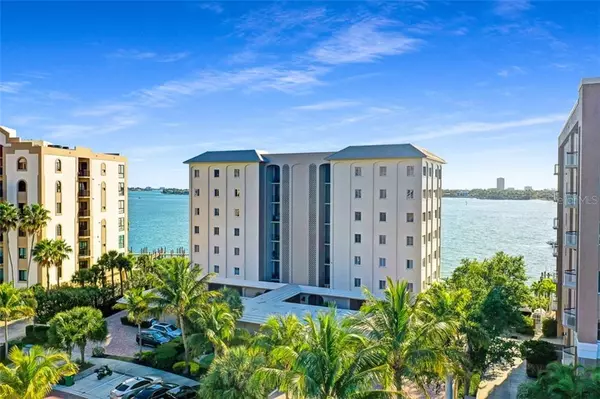 350 GOLDEN GATE PT #32, Sarasota, FL 34236