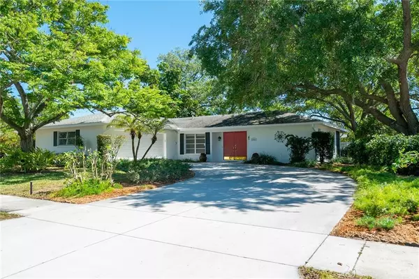 2902 MAYFLOWER ST, Sarasota, FL 34231