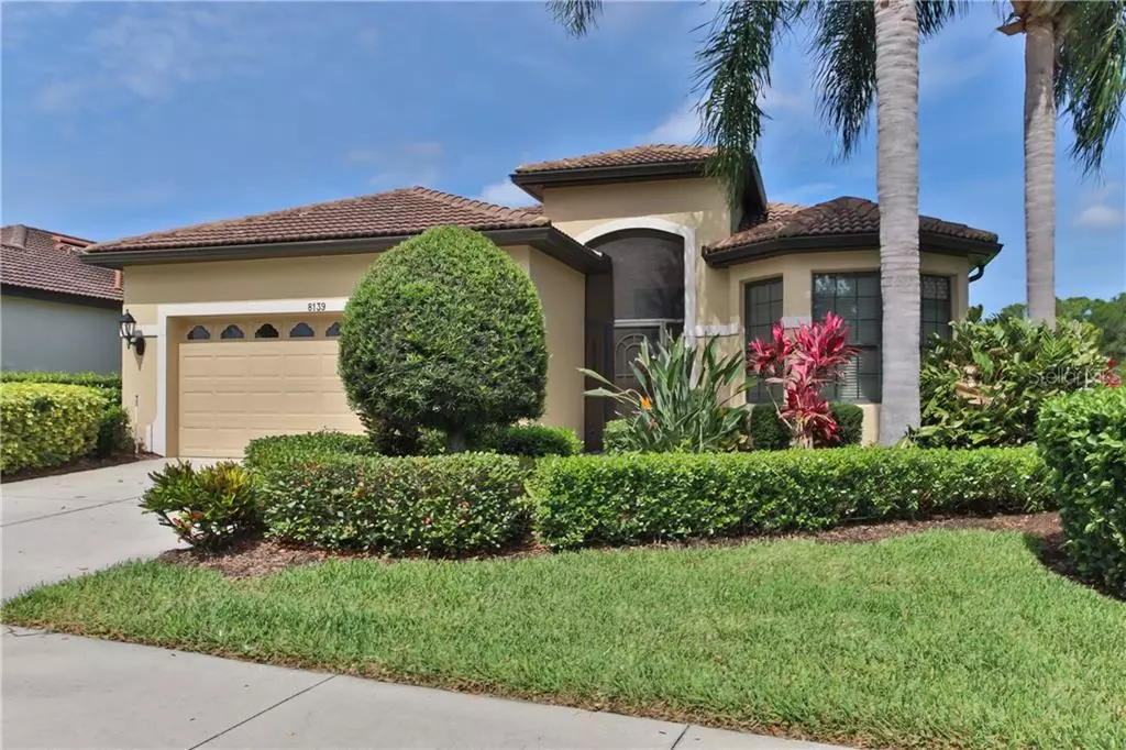 Sarasota, FL 34243,8139 STIRLING FALLS CIR