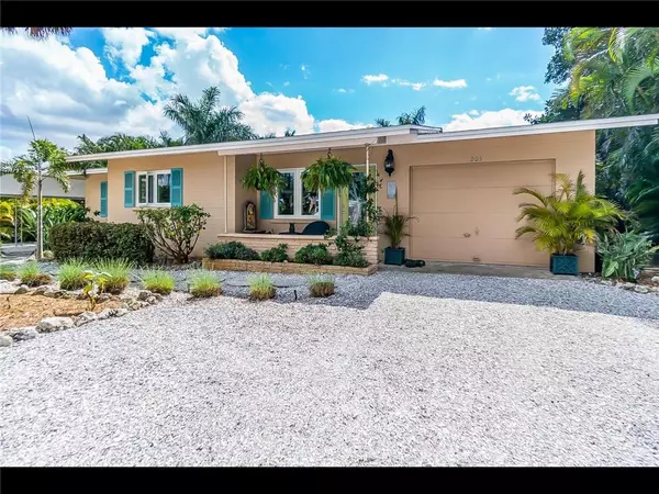 205 55TH ST, Holmes Beach, FL 34217