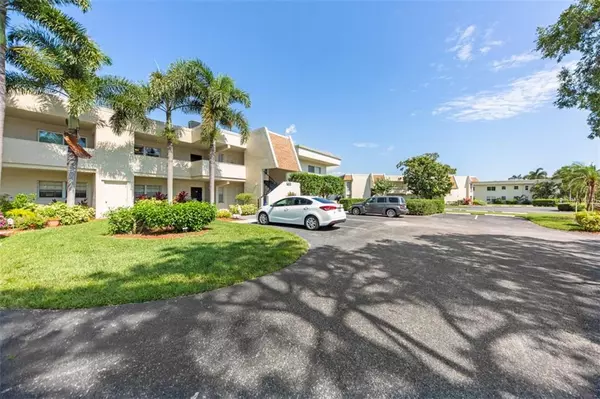 7133 W COUNTRY CLUB DR N #250, Sarasota, FL 34243