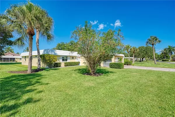 Sarasota, FL 34231,5856 DRIFTWOOD PL #40