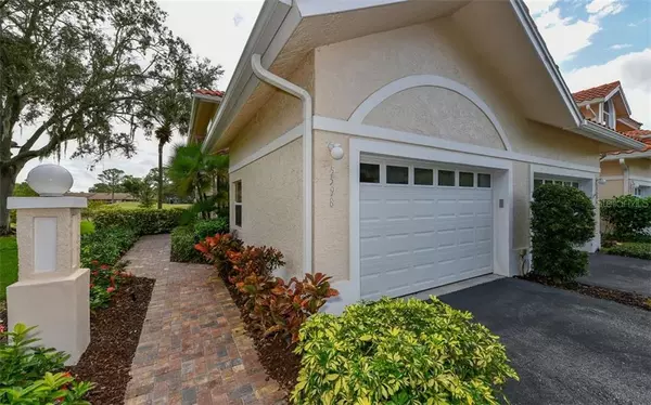 Sarasota, FL 34243,5598 GOLF POINTE DR #A