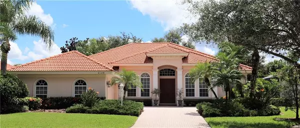 8135 CHAMPIONSHIP CT, Lakewood Ranch, FL 34202