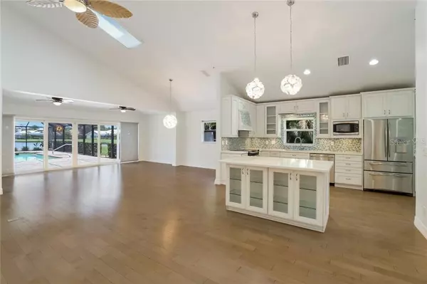 Sarasota, FL 34243,7565 FAIRLINKS CT